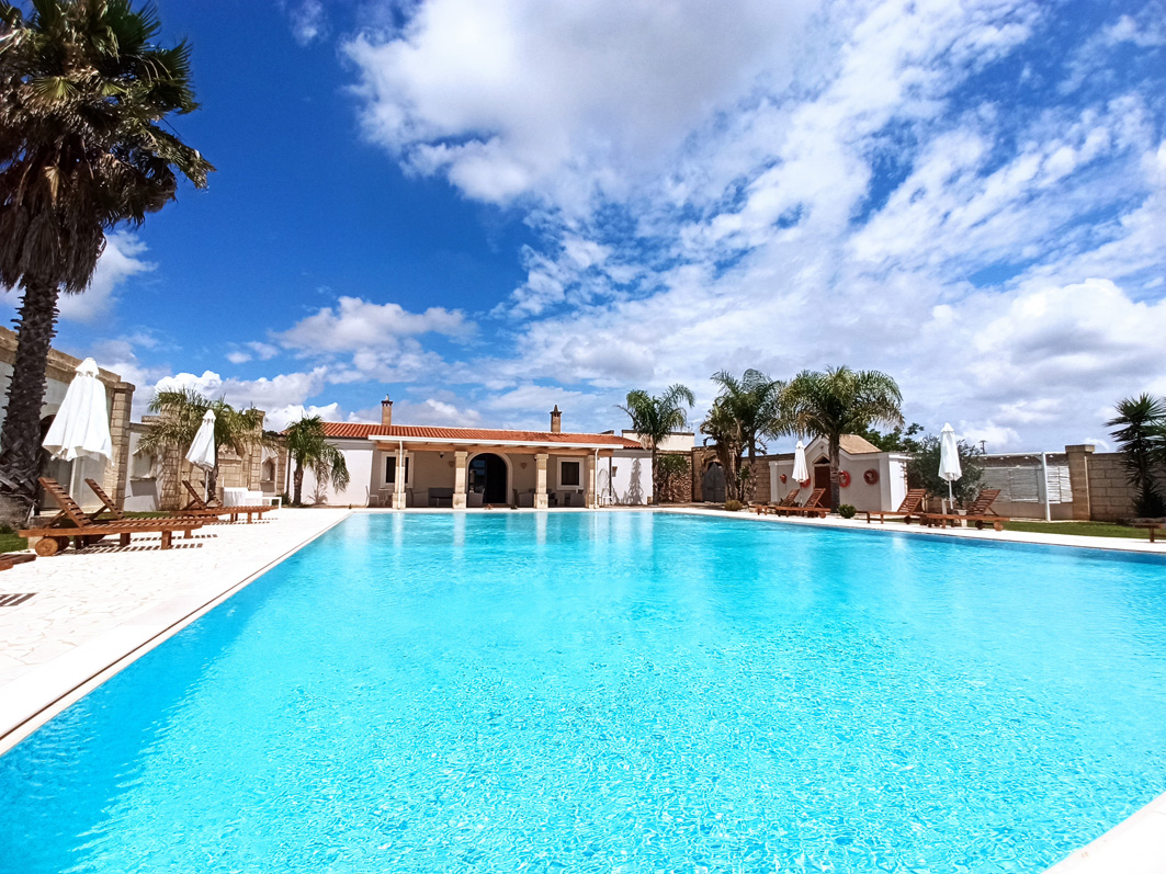 wmasseriaChiccoRizzo-piscina.jpg