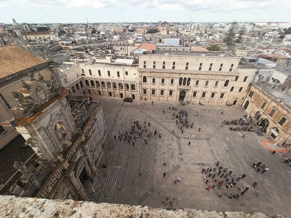 13wlecce-piazzaduomoAlto.jpg