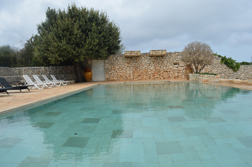 13wcasindeipreti piscina