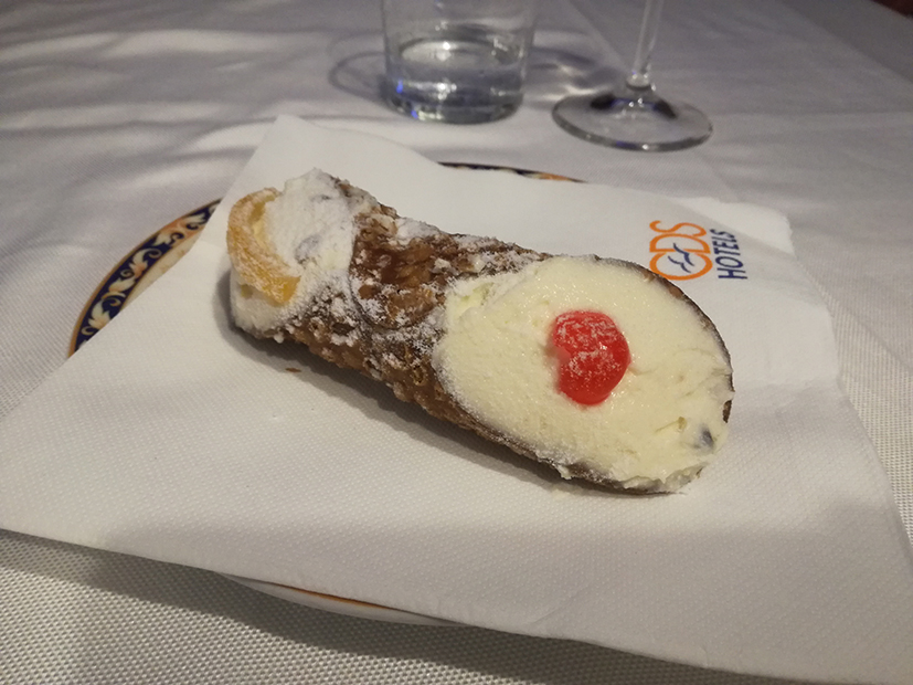 10_a-wcds-cannolo2.jpg