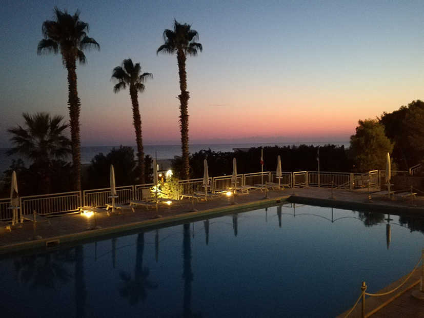 wGrandHotelRiviera-piscineTramonto.jpg