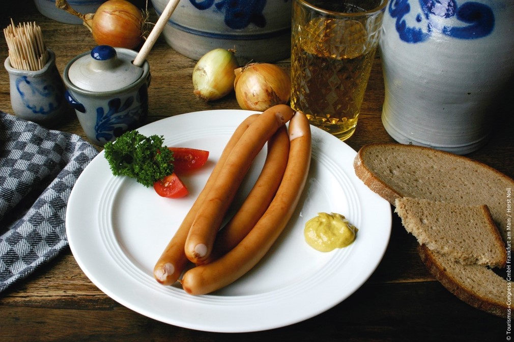 Frankfurt_am_Main__Frankfurter_Würstchen_TourismusCongress_GmbH_Frankfurt_am_Main_Horst_Noll.jpg