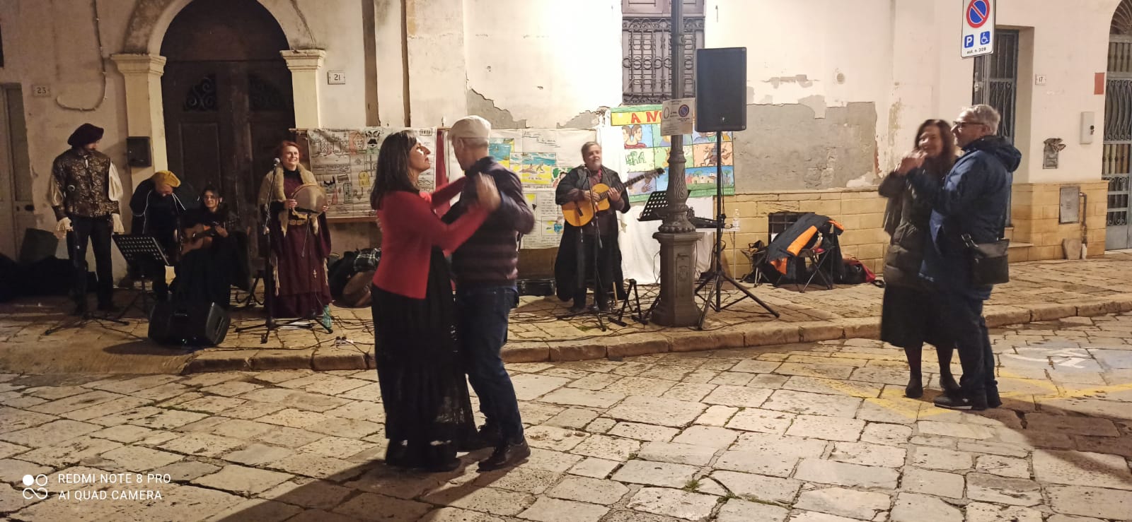 lequile-ballarelapizzica.jpeg