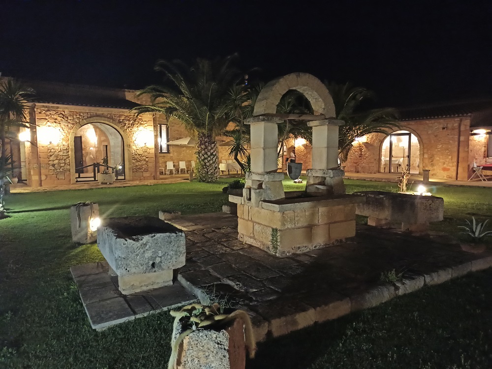 masseria-NotteB.jpg