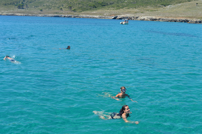 wcatamaranoi-tuffoBAIAORTE.jpg
