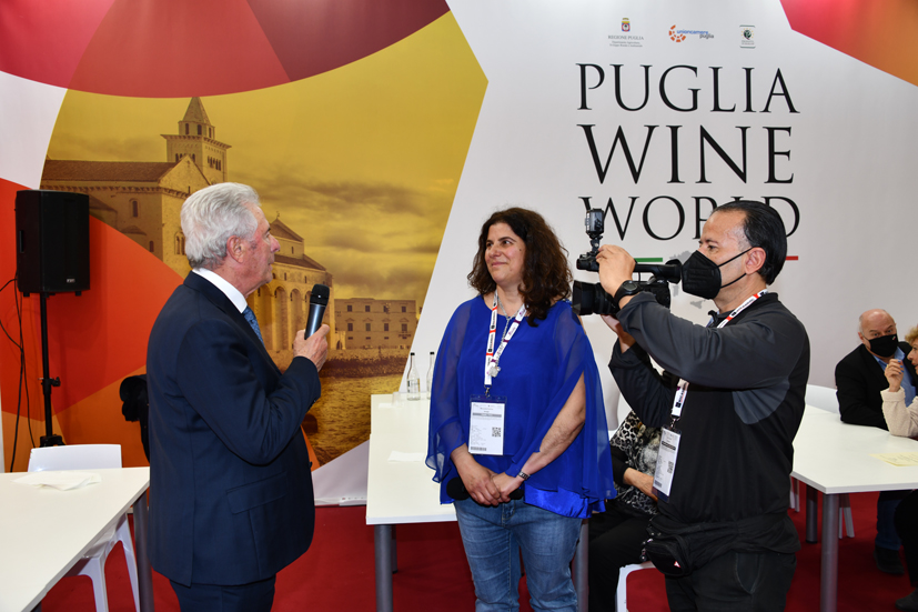 wconf-premioGRAZIE_CARMEN.jpg