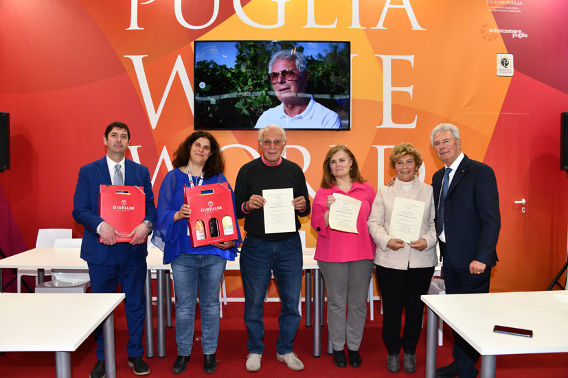 wconf-premioPremiatiTutti.jpg